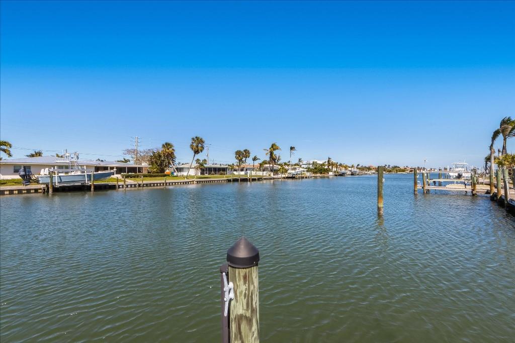 TB8362062 Property Photo