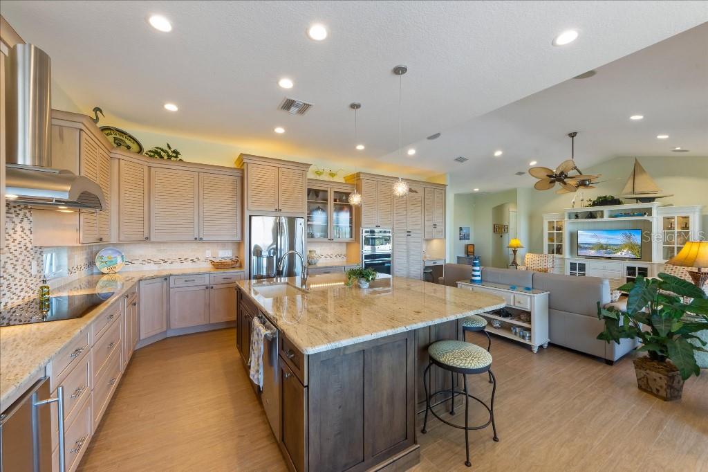 TB8362062 Property Photo