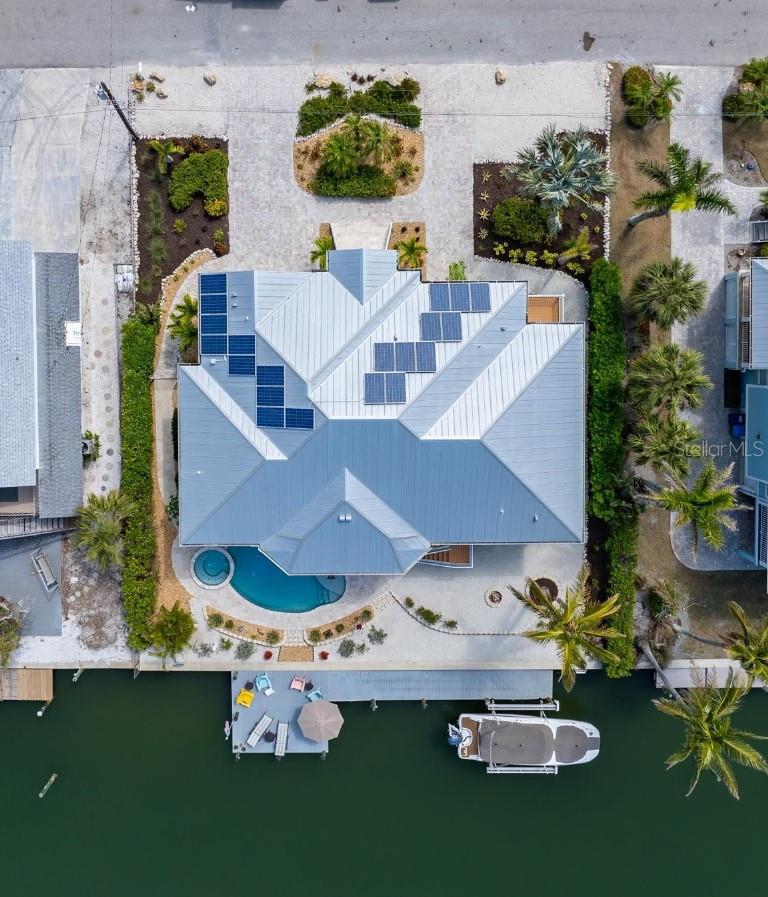 TB8362062 Property Photo