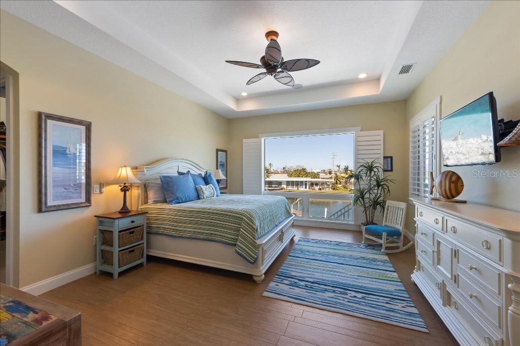 TB8362062 Property Photo