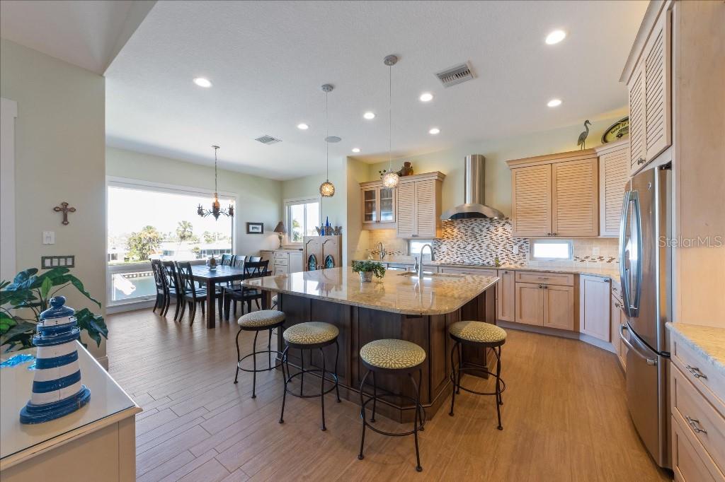 TB8362062 Property Photo