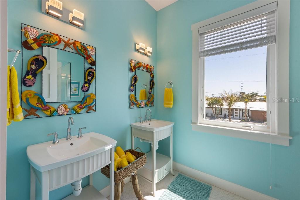 TB8362062 Property Photo