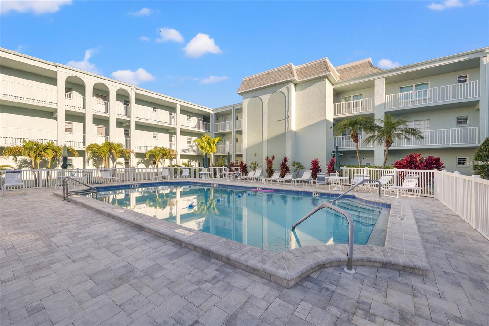 1706 BELLEAIR FOREST DR #318, BELLEAIR, FL, 33756