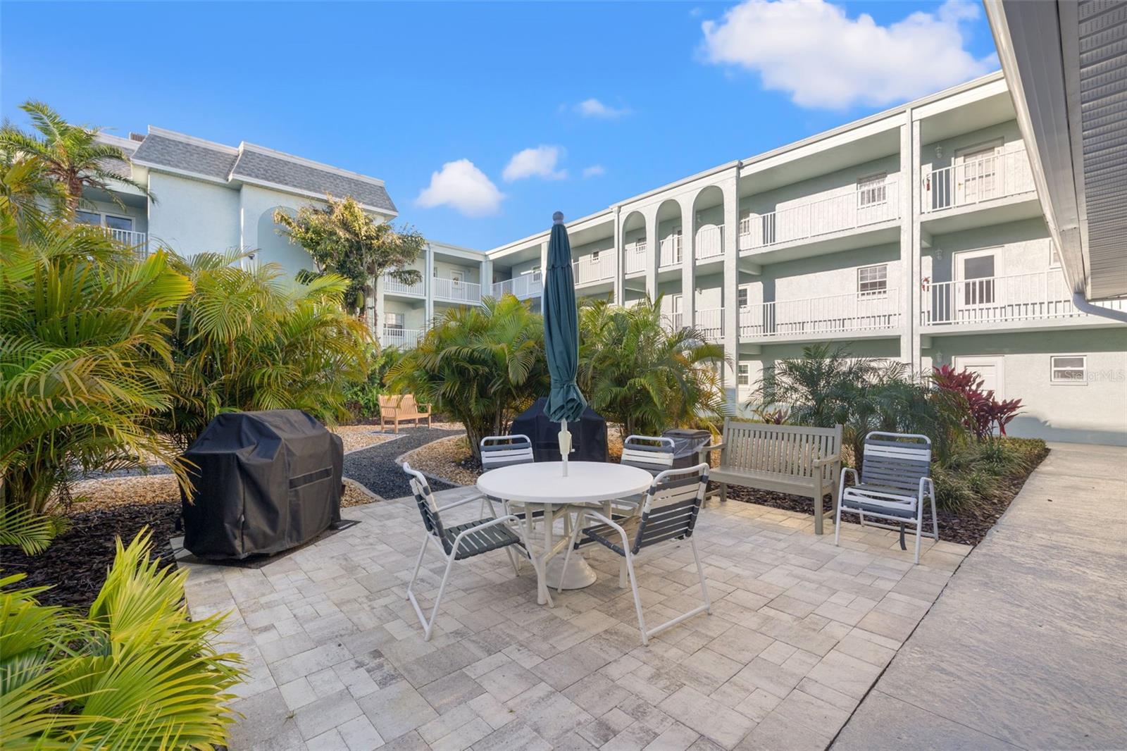 1706 BELLEAIR FOREST DR #318, BELLEAIR, FL, 33756