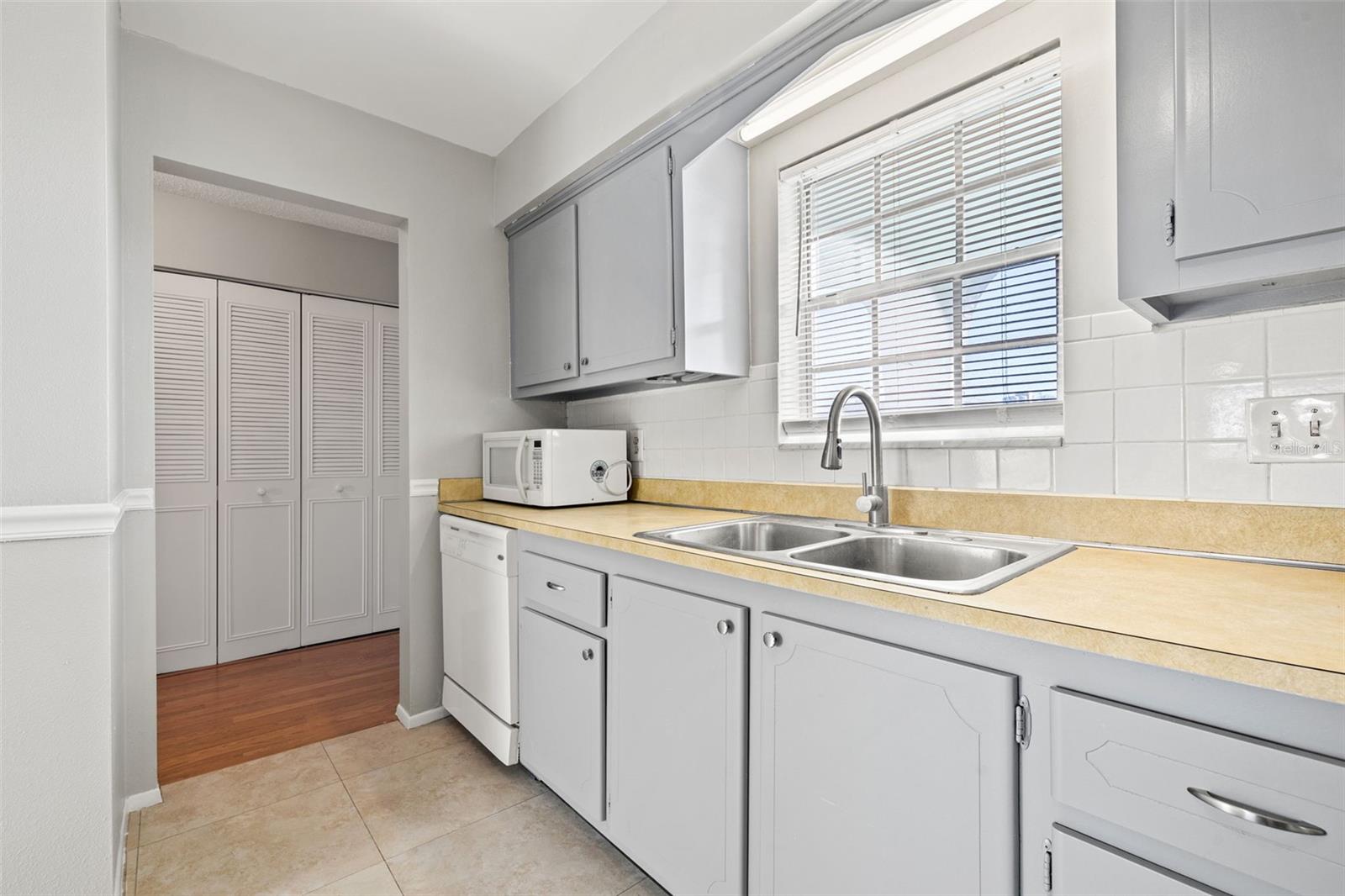 1706 BELLEAIR FOREST DR #318, BELLEAIR, FL, 33756
