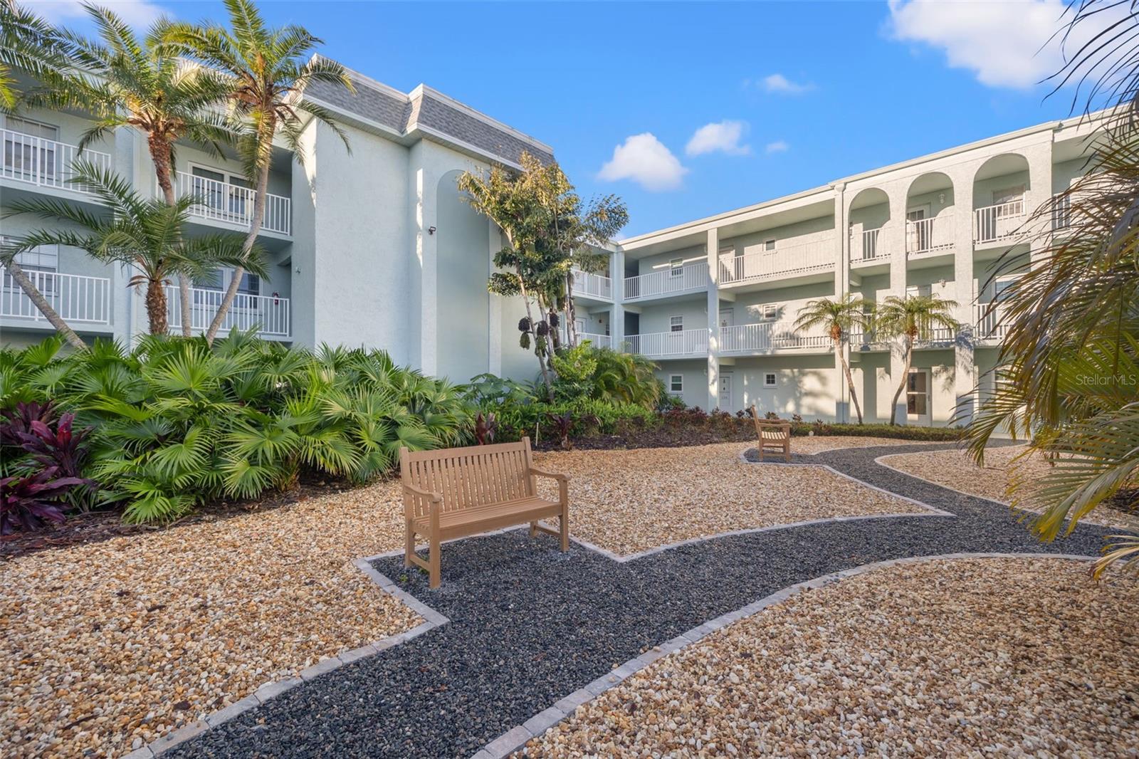 1706 BELLEAIR FOREST DR #318, BELLEAIR, FL, 33756