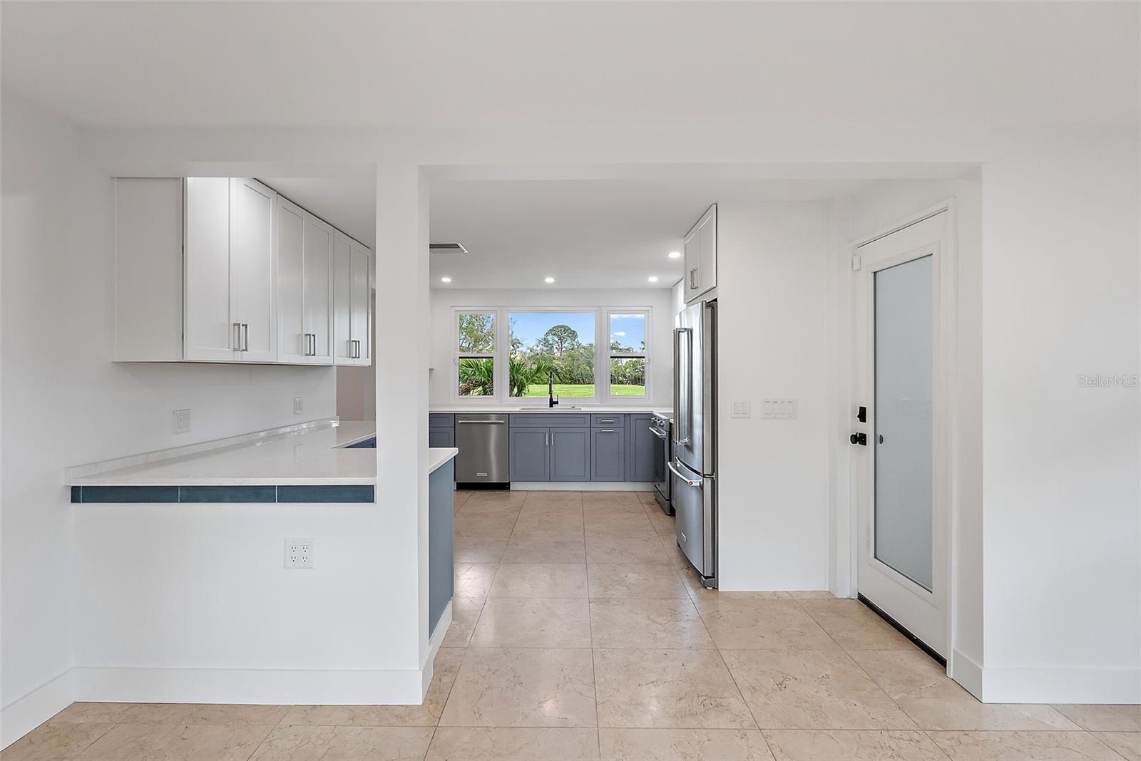 3520 POPLAR ST NE, ST PETERSBURG, FL, 33704