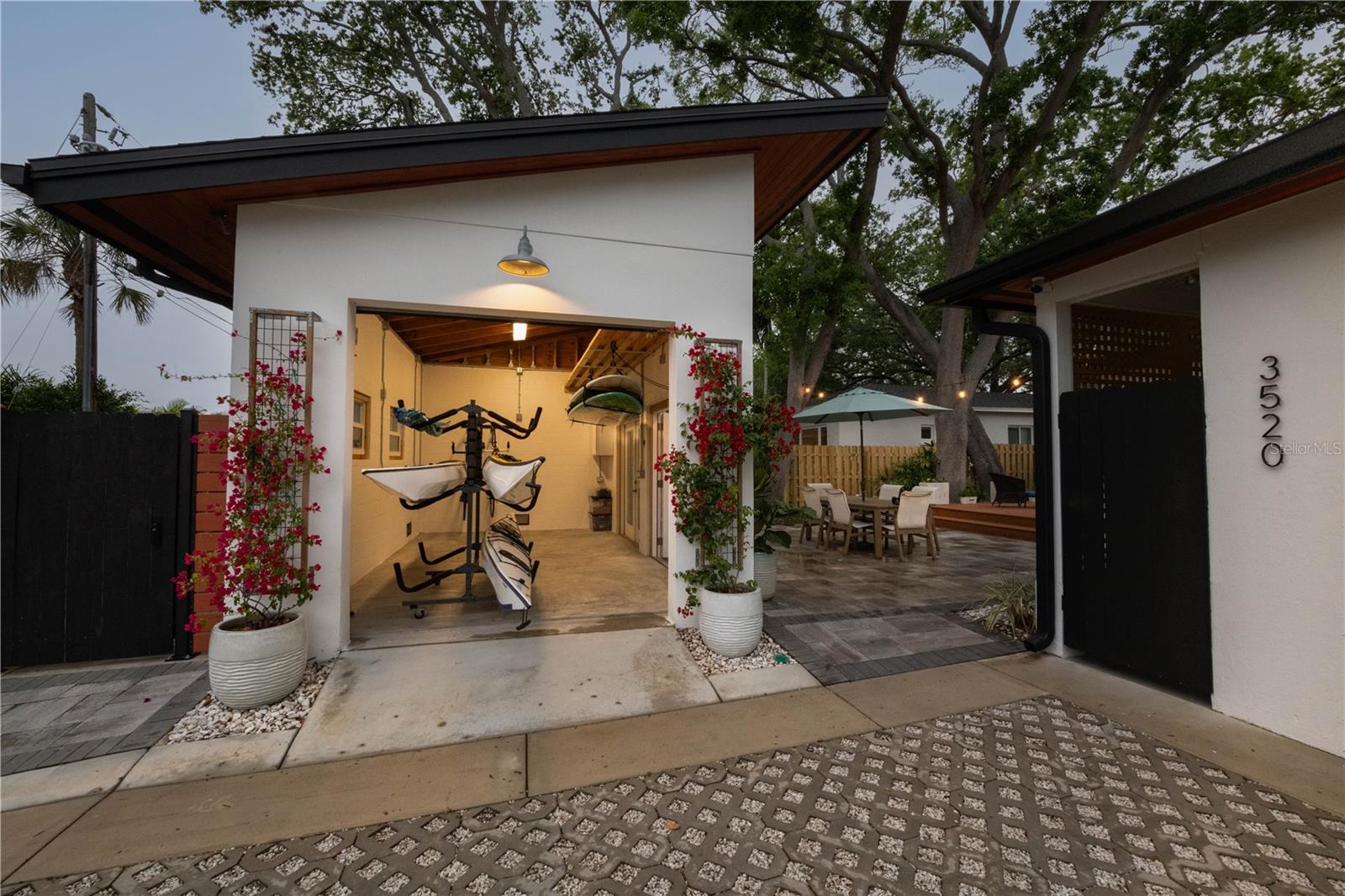 3520 POPLAR ST NE, ST PETERSBURG, FL, 33704