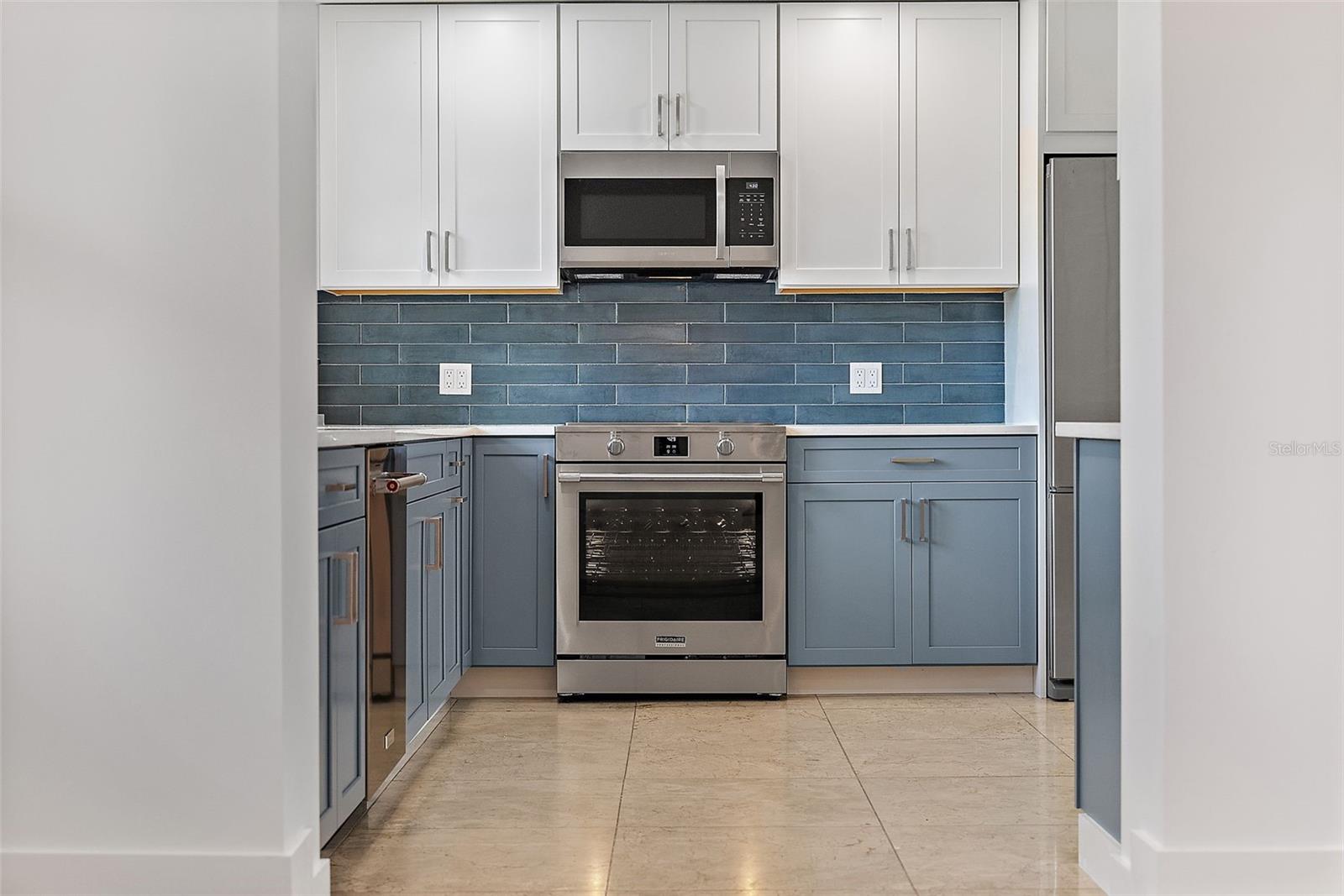 3520 POPLAR ST NE, ST PETERSBURG, FL, 33704