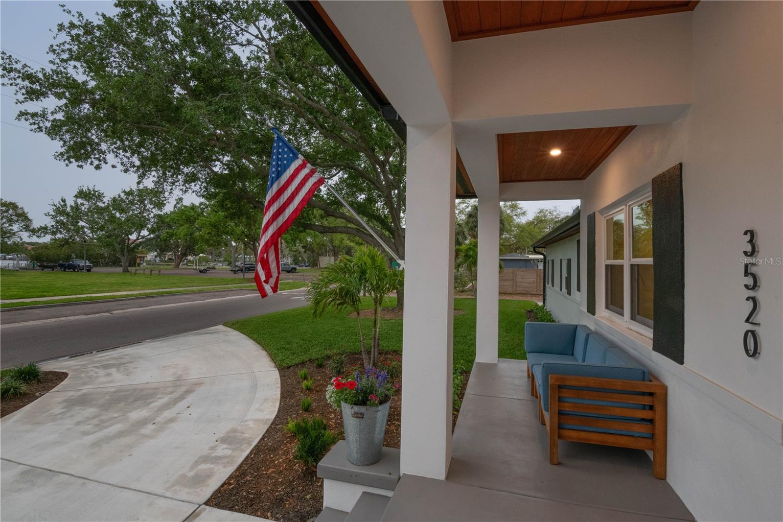 3520 POPLAR ST NE, ST PETERSBURG, FL, 33704