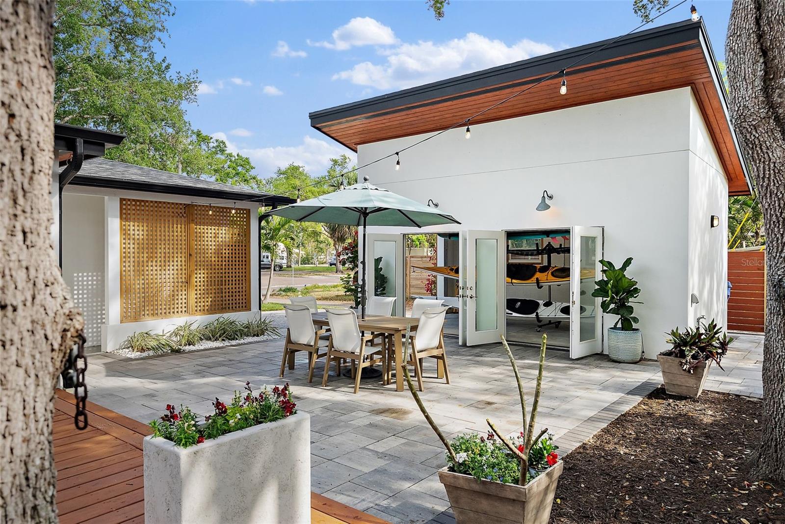 3520 POPLAR ST NE, ST PETERSBURG, FL, 33704