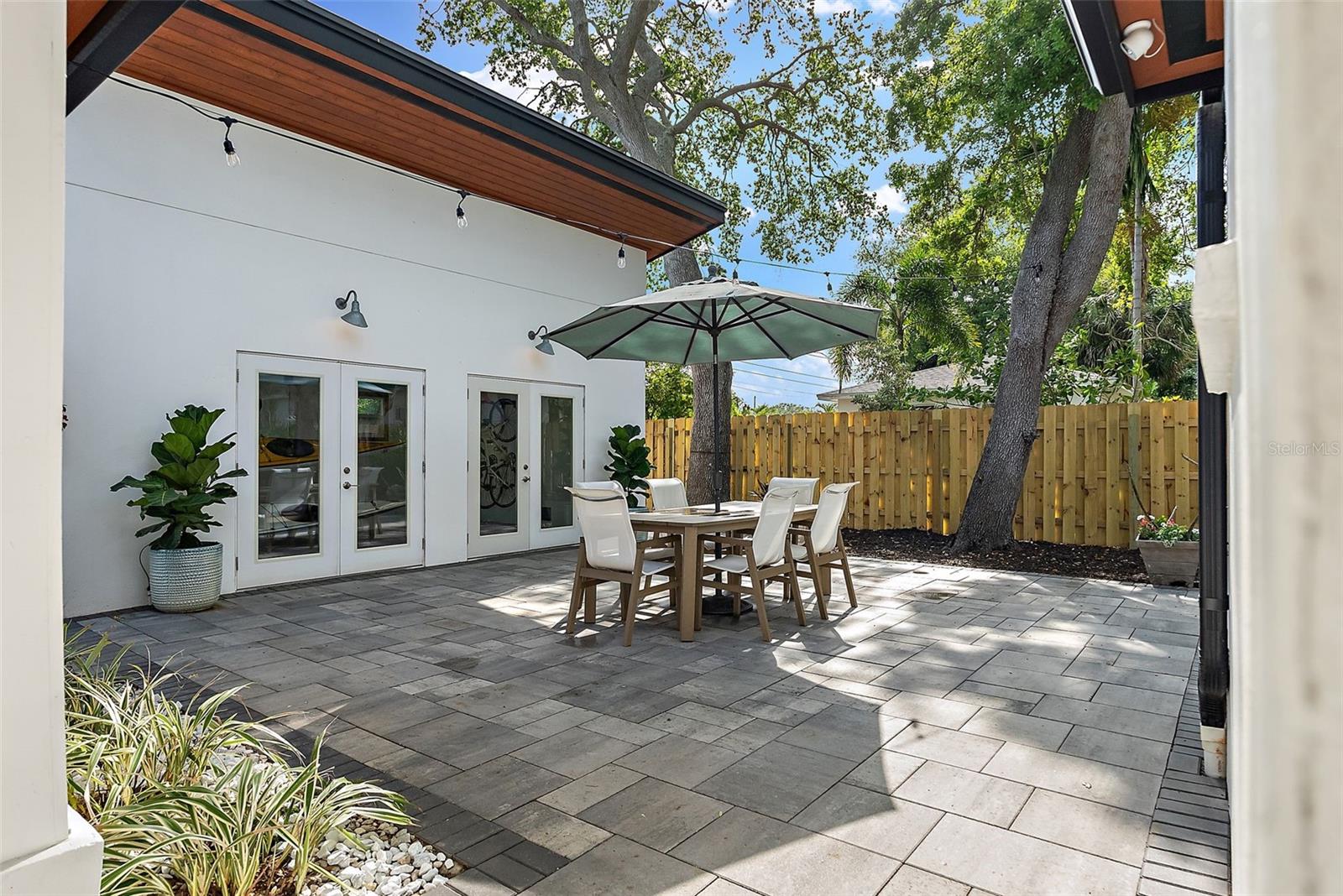 3520 POPLAR ST NE, ST PETERSBURG, FL, 33704