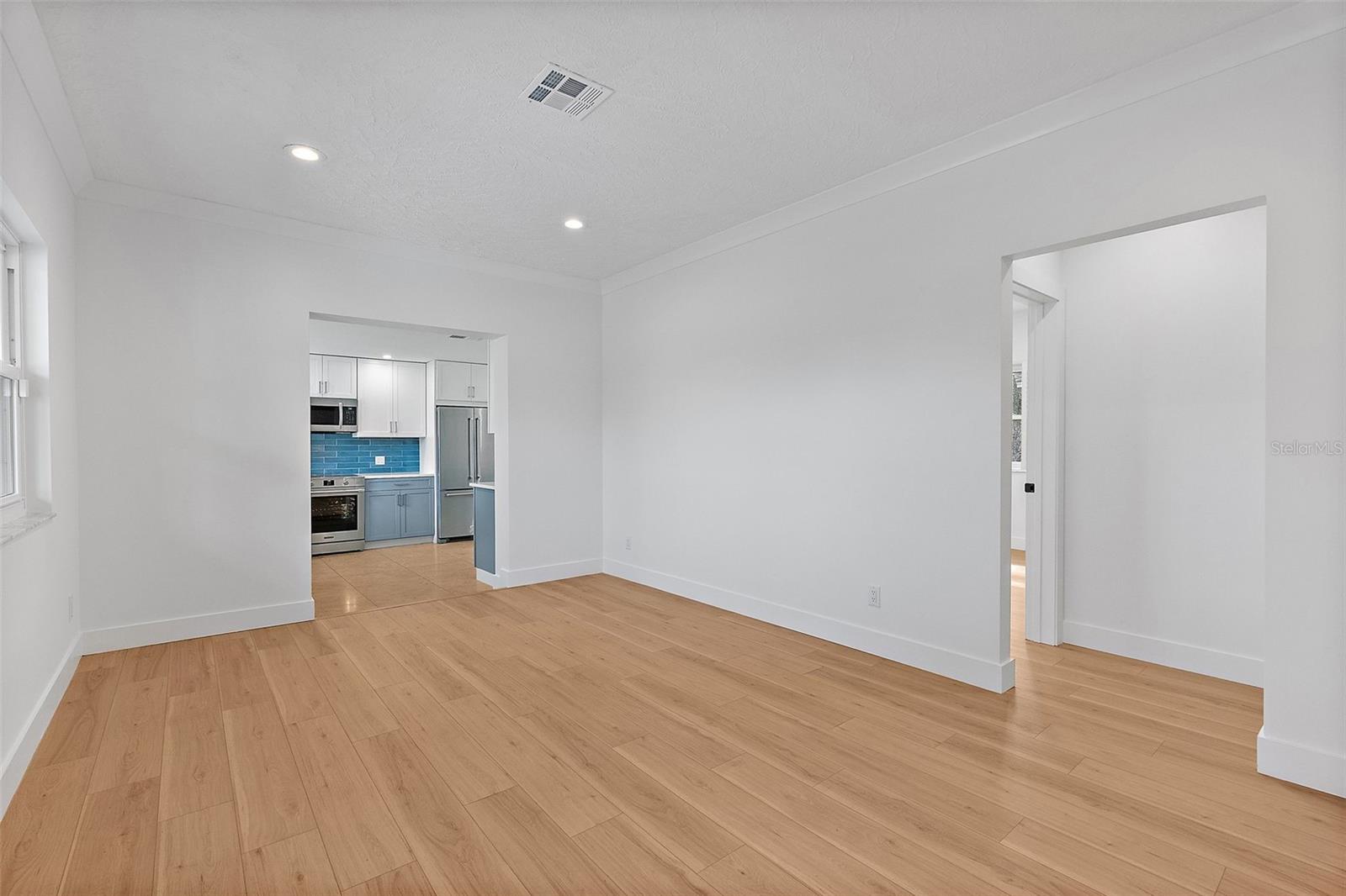 3520 POPLAR ST NE, ST PETERSBURG, FL, 33704