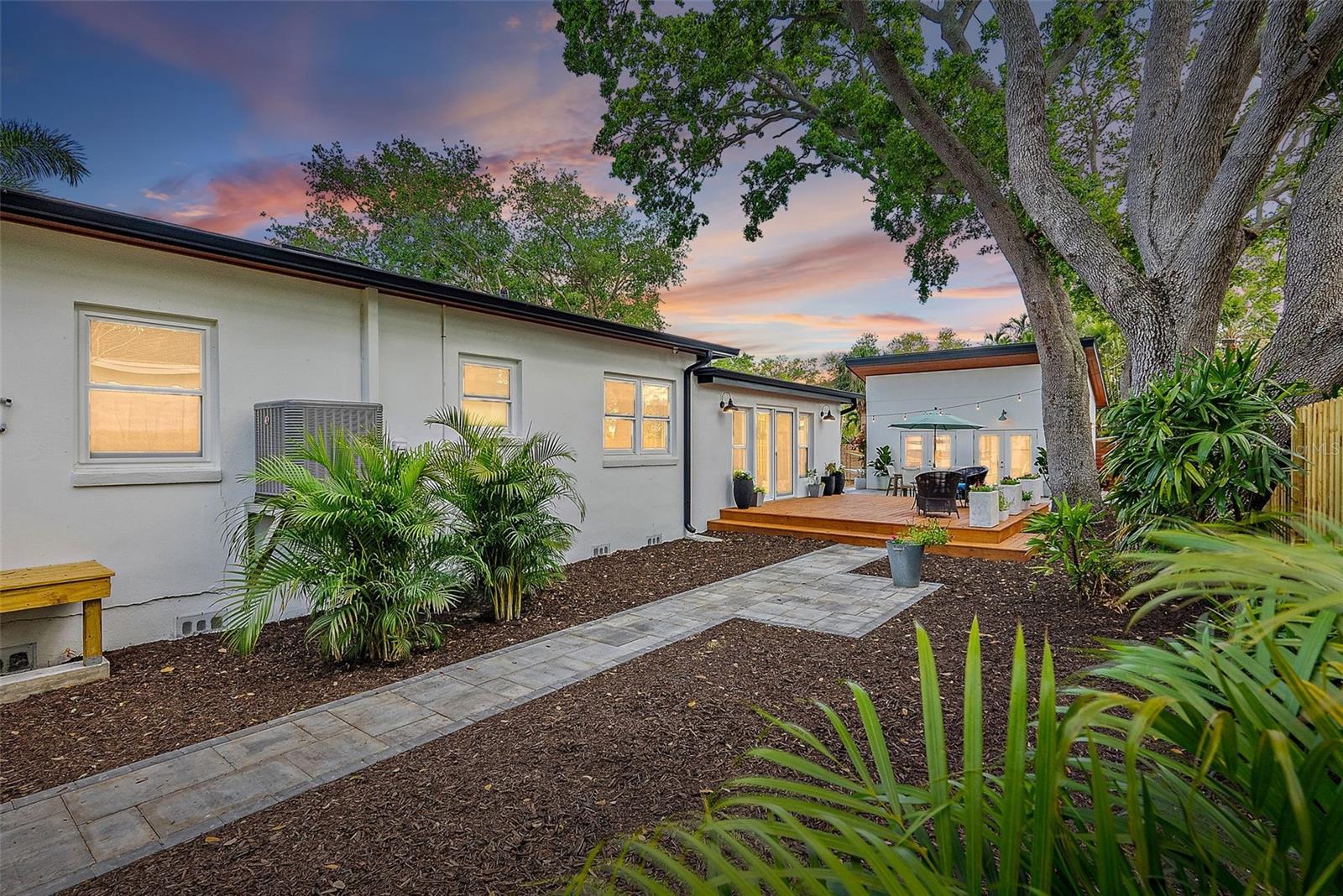 3520 POPLAR ST NE, ST PETERSBURG, FL, 33704