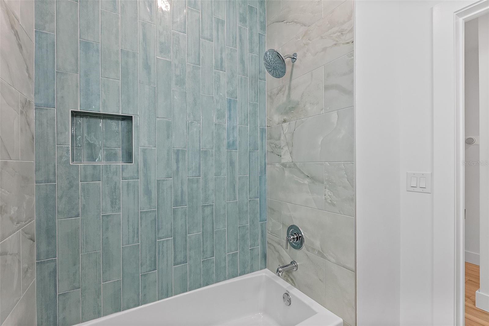 3520 POPLAR ST NE, ST PETERSBURG, FL, 33704