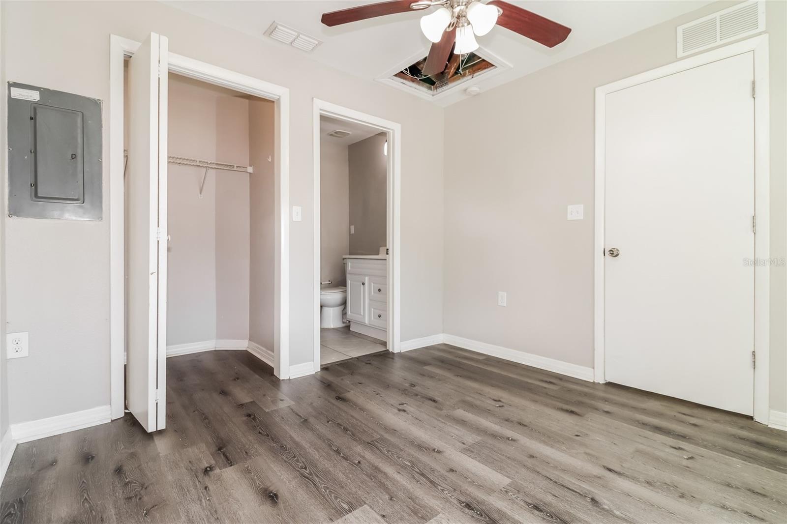 2004 HUDSON CT, OLDSMAR, FL, 34677