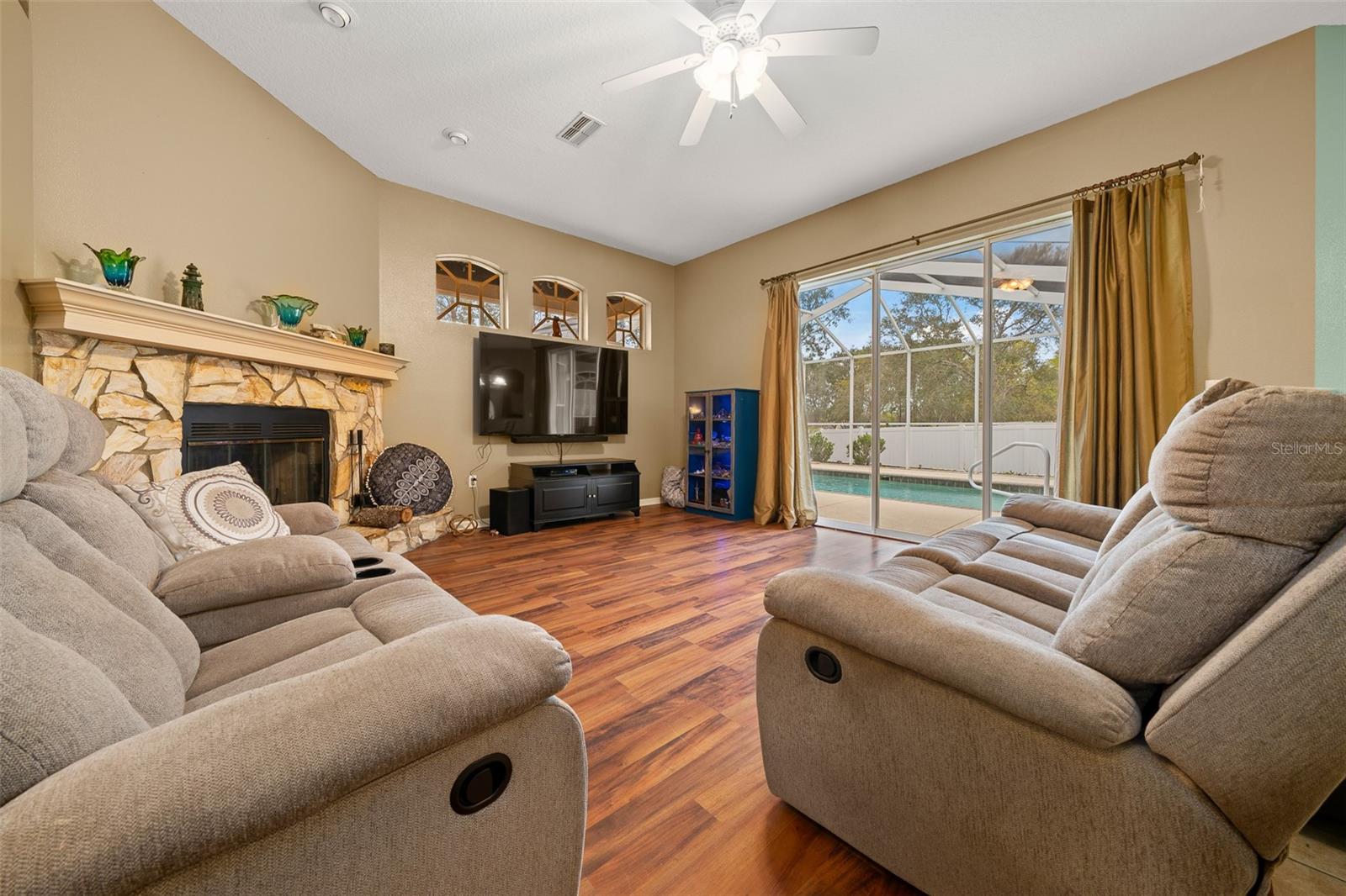 11298 FURLEY AVE, WEEKI WACHEE, FL, 34613