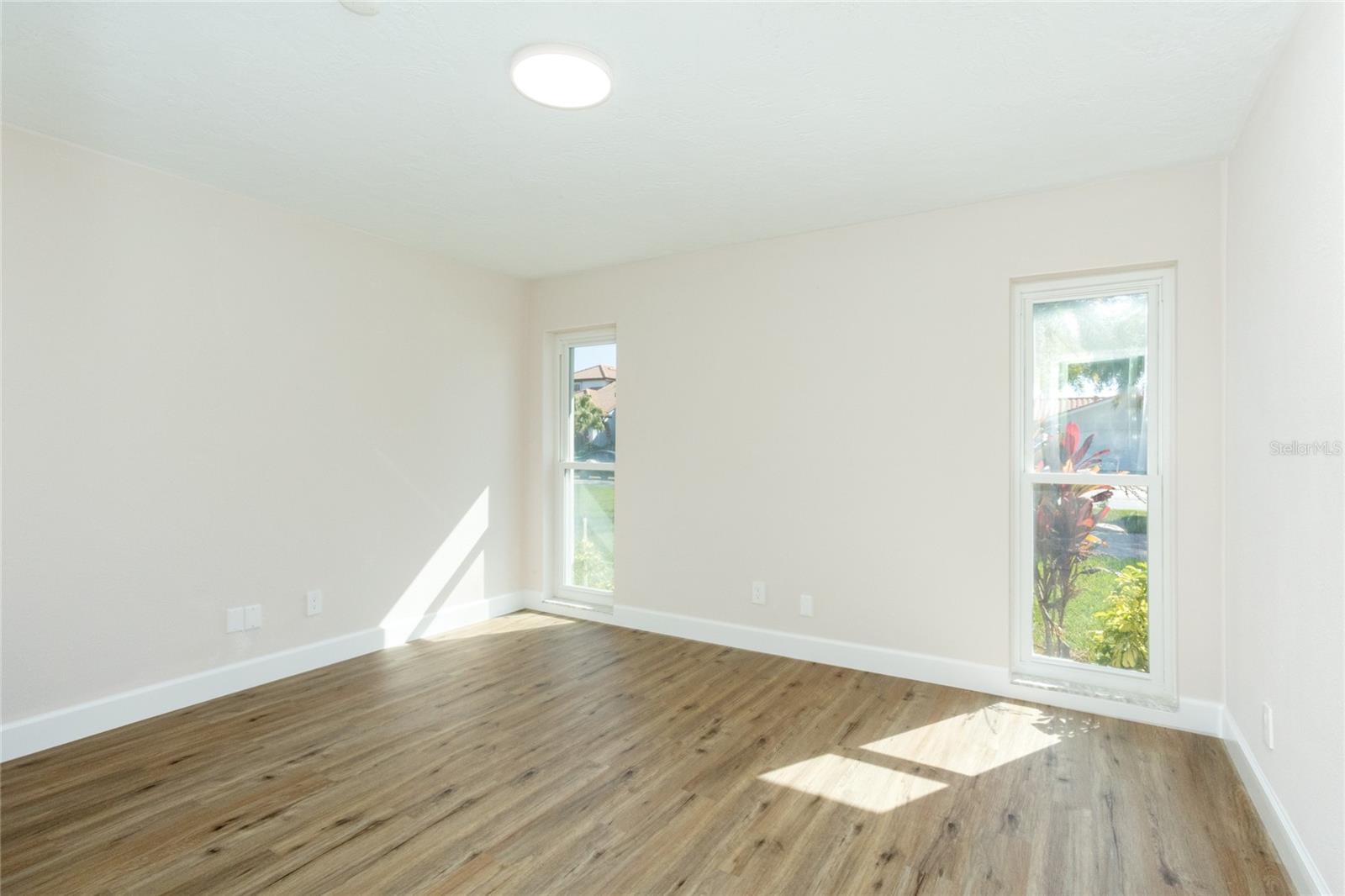 1991 ILLINOIS AVE NE, ST PETERSBURG, FL, 33703
