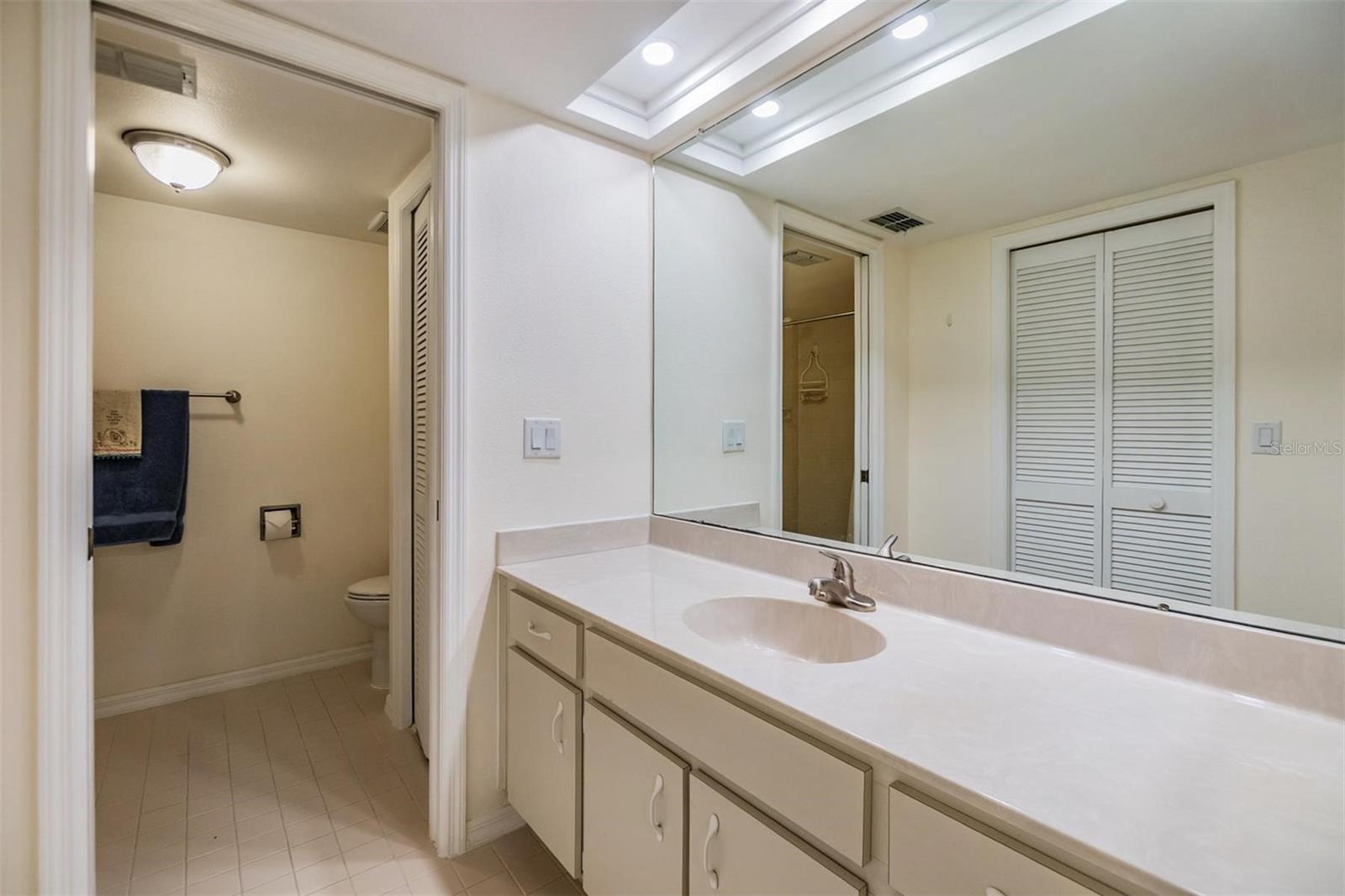 2020 LAKEVIEW DR #202, CLEARWATER, FL, 33763