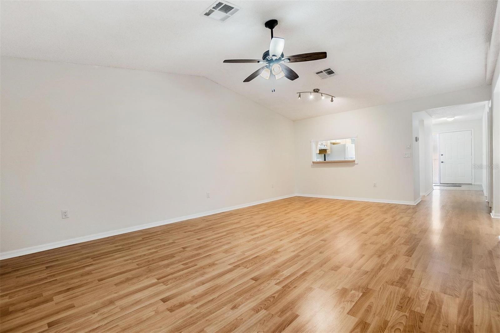 2020 LAKEVIEW DR #202, CLEARWATER, FL, 33763