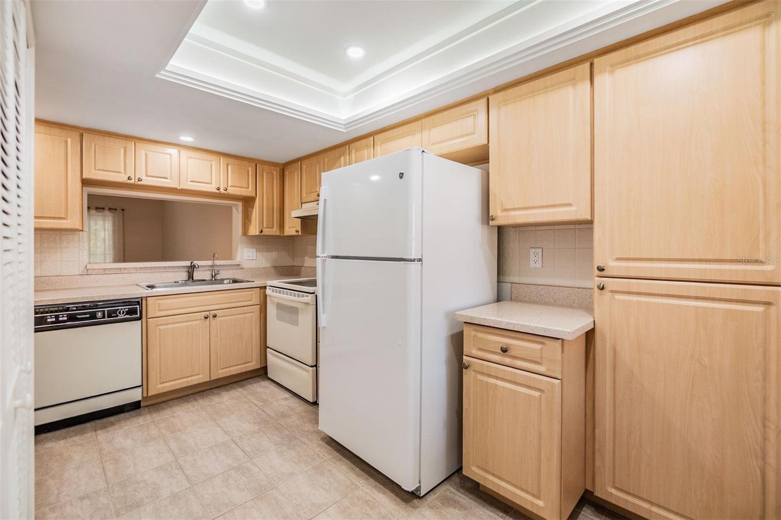 2020 LAKEVIEW DR #202, CLEARWATER, FL, 33763
