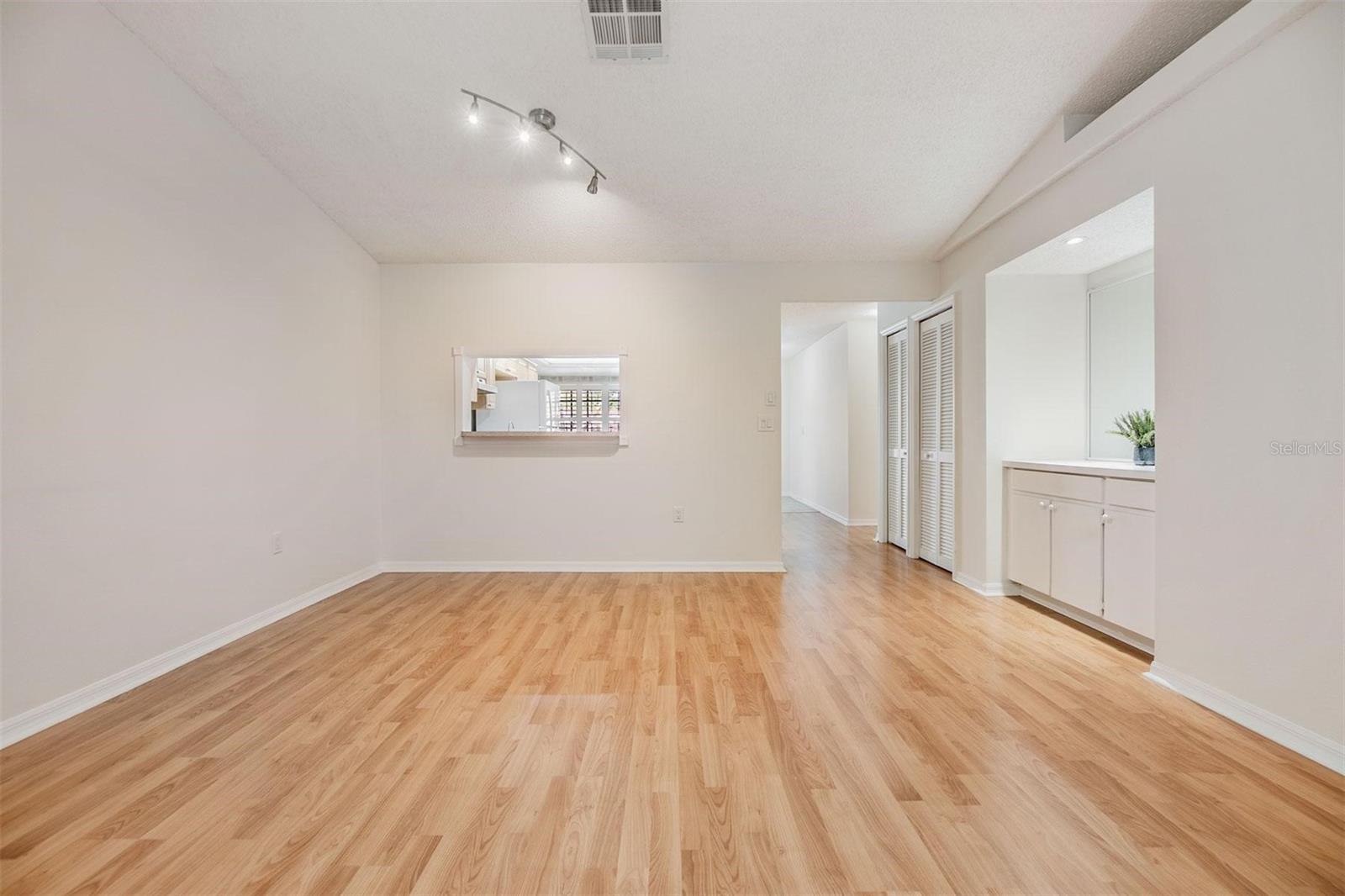 2020 LAKEVIEW DR #202, CLEARWATER, FL, 33763