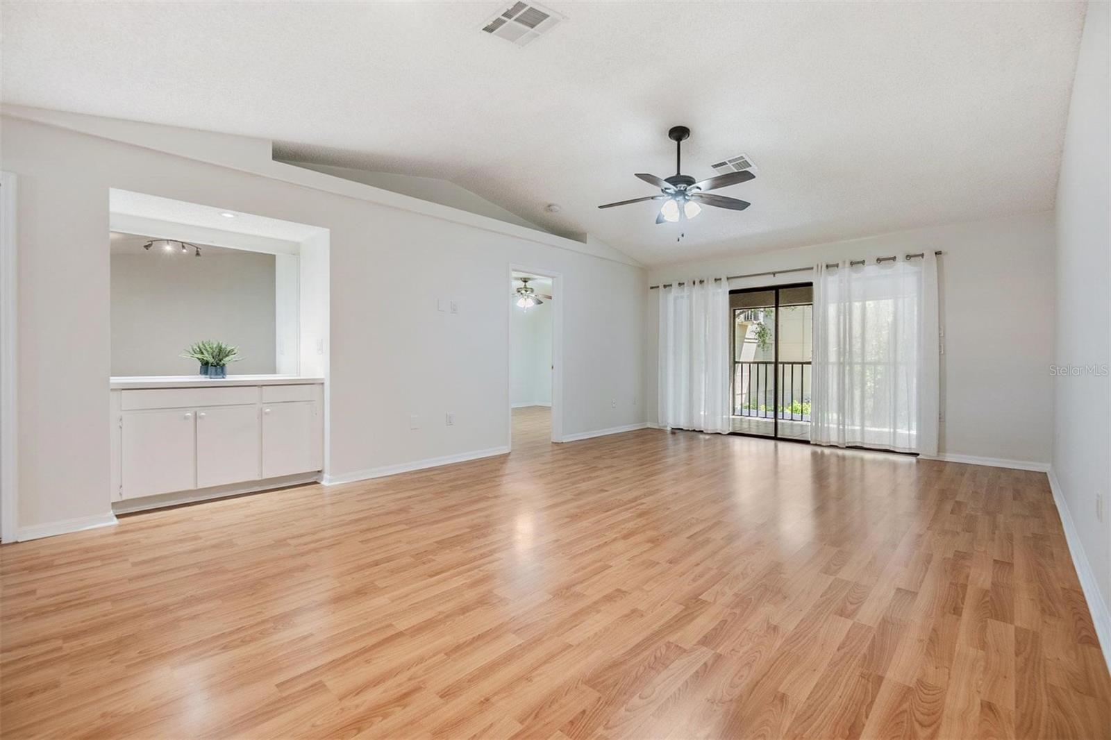 2020 LAKEVIEW DR #202, CLEARWATER, FL, 33763