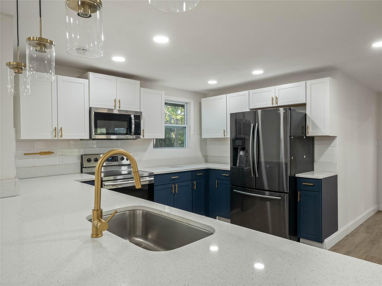 1208 BONAIRE DR, LEESBURG, FL, 34748