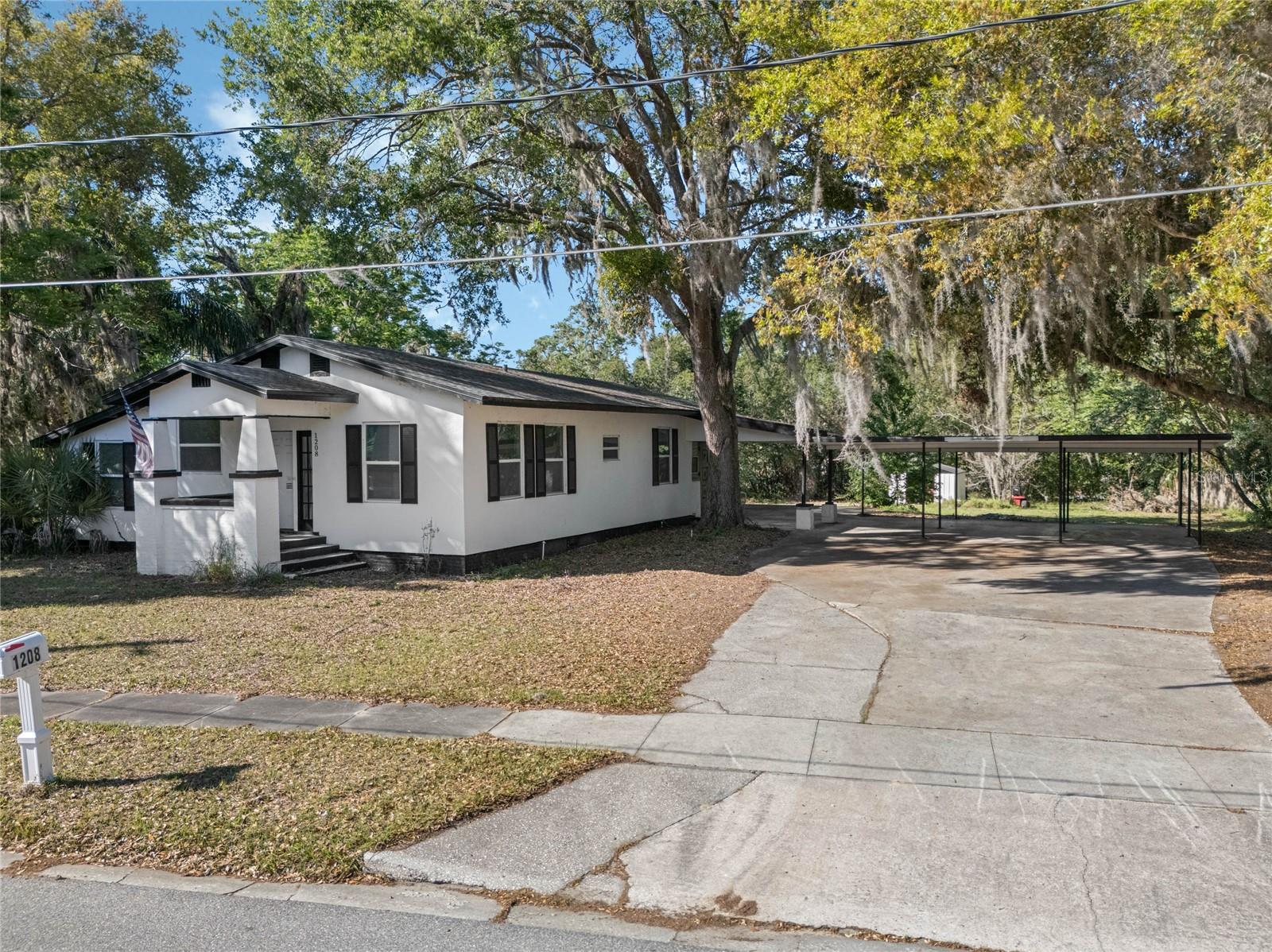 1208 BONAIRE DR, LEESBURG, FL, 34748
