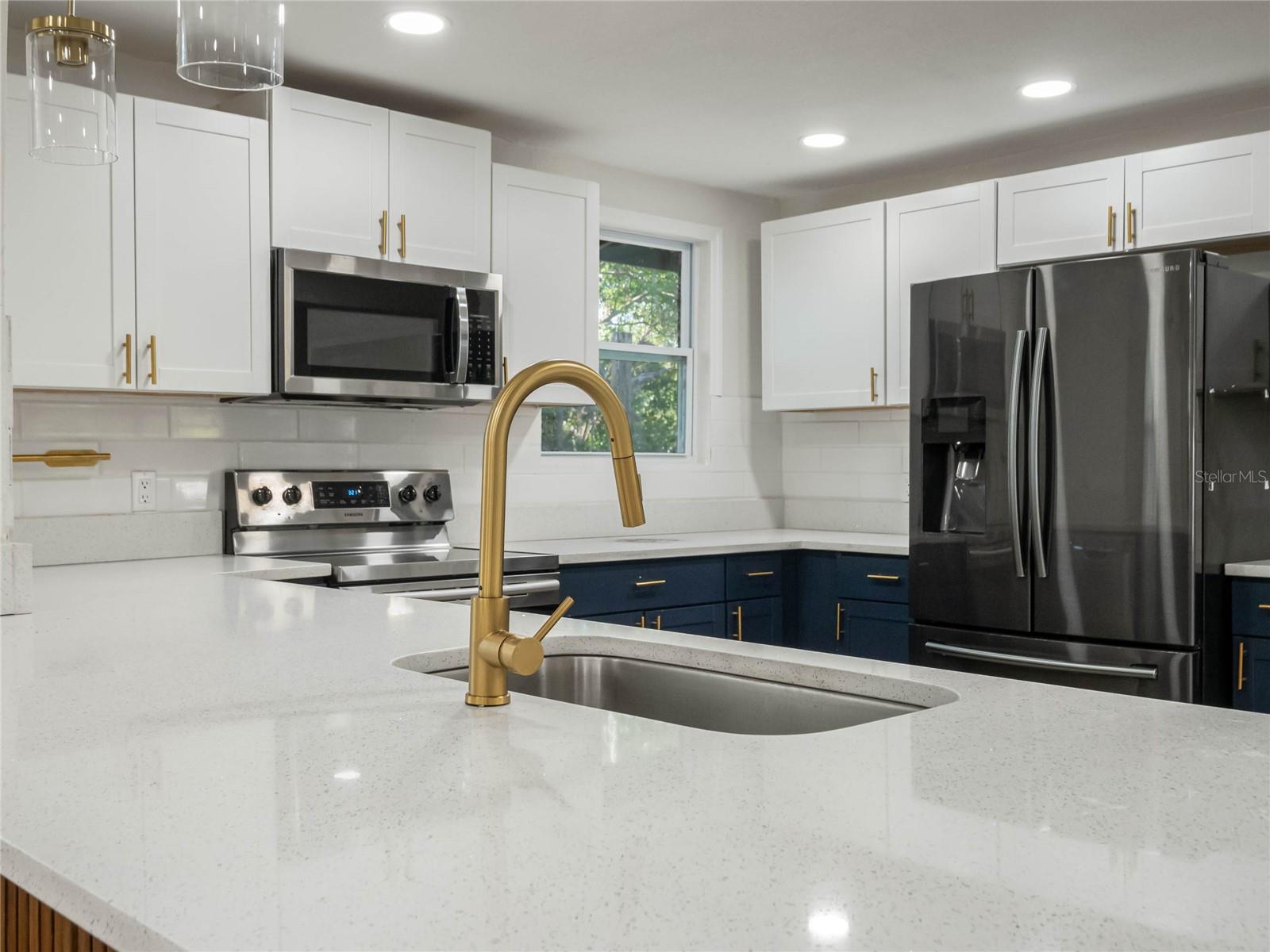 1208 BONAIRE DR, LEESBURG, FL, 34748