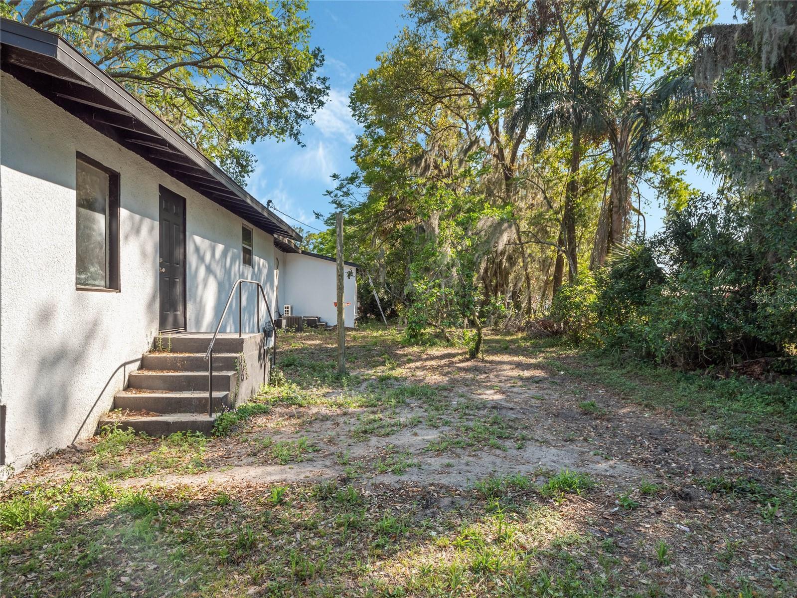 1208 BONAIRE DR, LEESBURG, FL, 34748