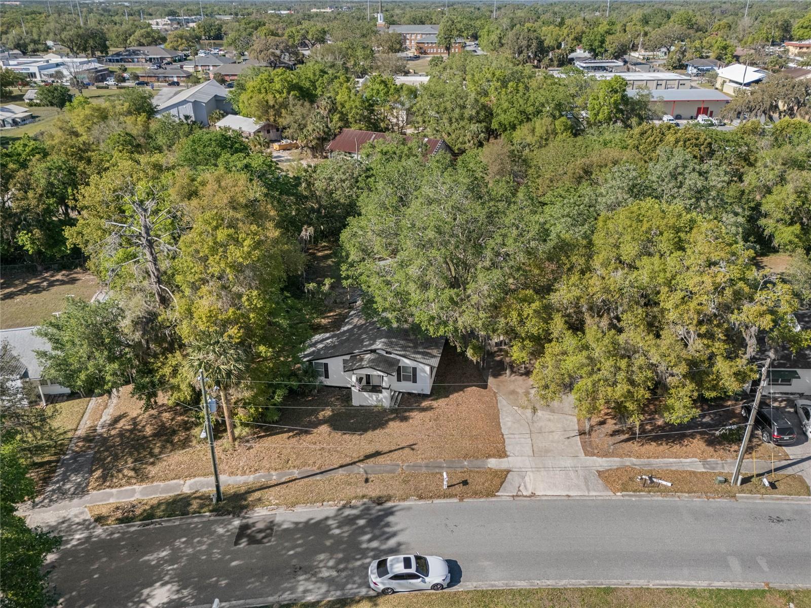 1208 BONAIRE DR, LEESBURG, FL, 34748