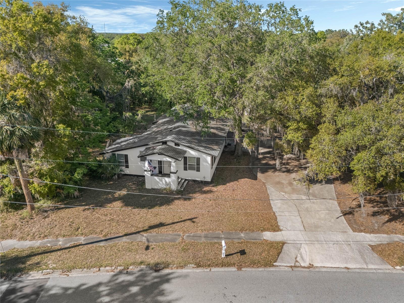 1208 BONAIRE DR, LEESBURG, FL, 34748