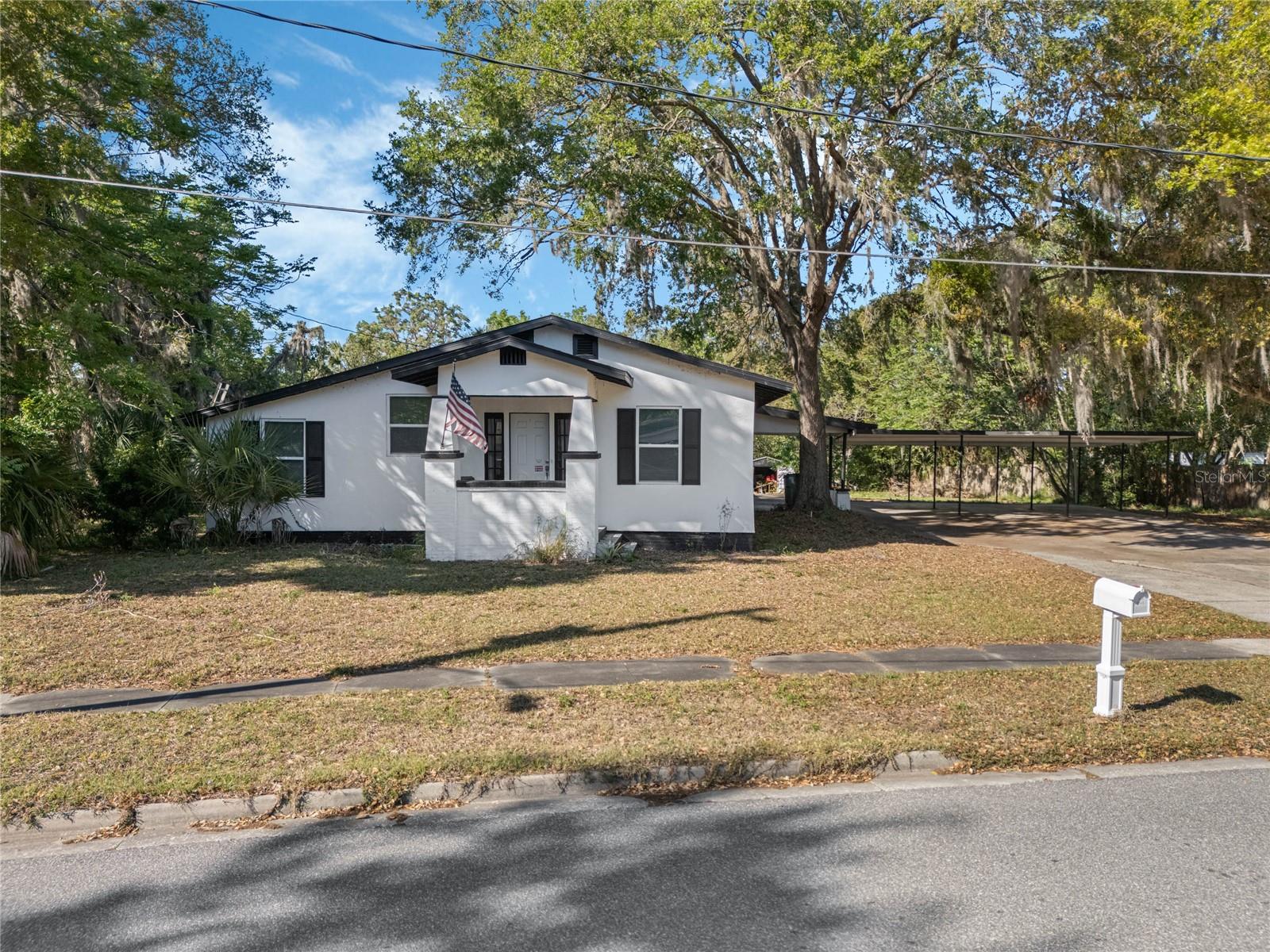 1208 BONAIRE DR, LEESBURG, FL, 34748