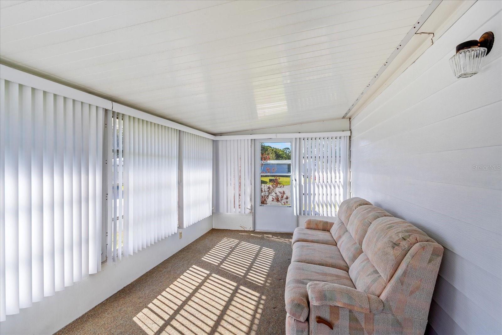 6433 JACARANDA AVE NE, WINTER HAVEN, FL, 33881