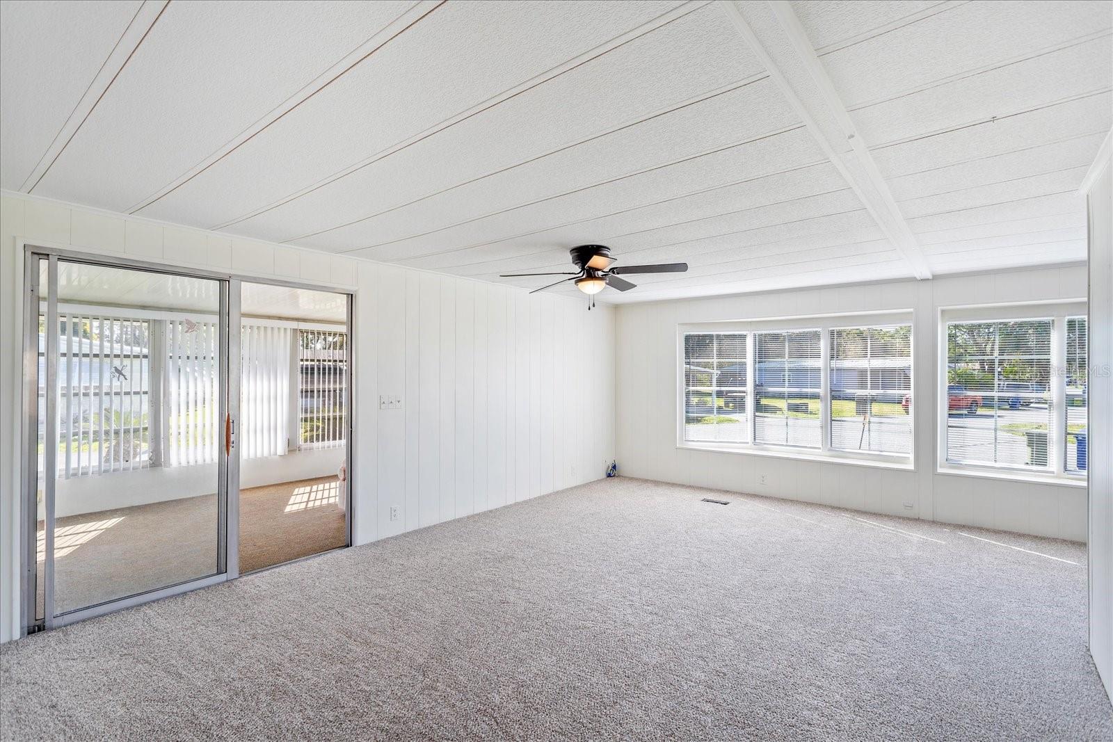 6433 JACARANDA AVE NE, WINTER HAVEN, FL, 33881