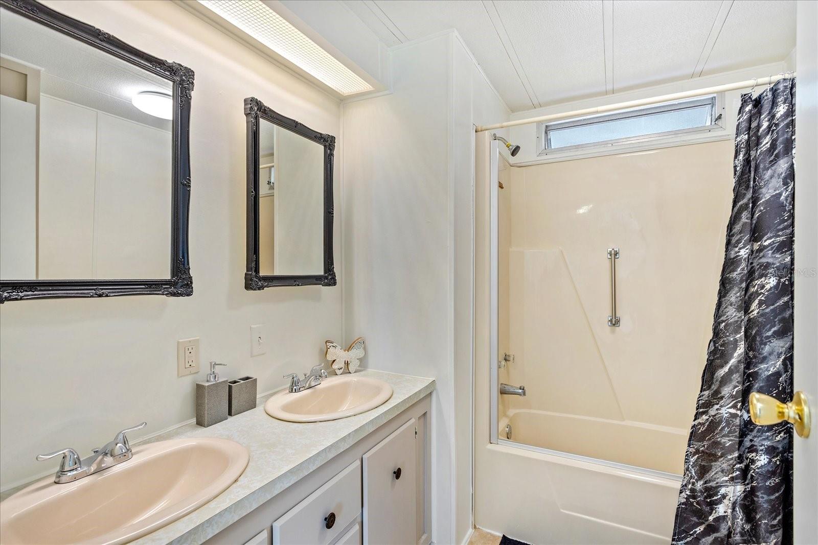 6433 JACARANDA AVE NE, WINTER HAVEN, FL, 33881