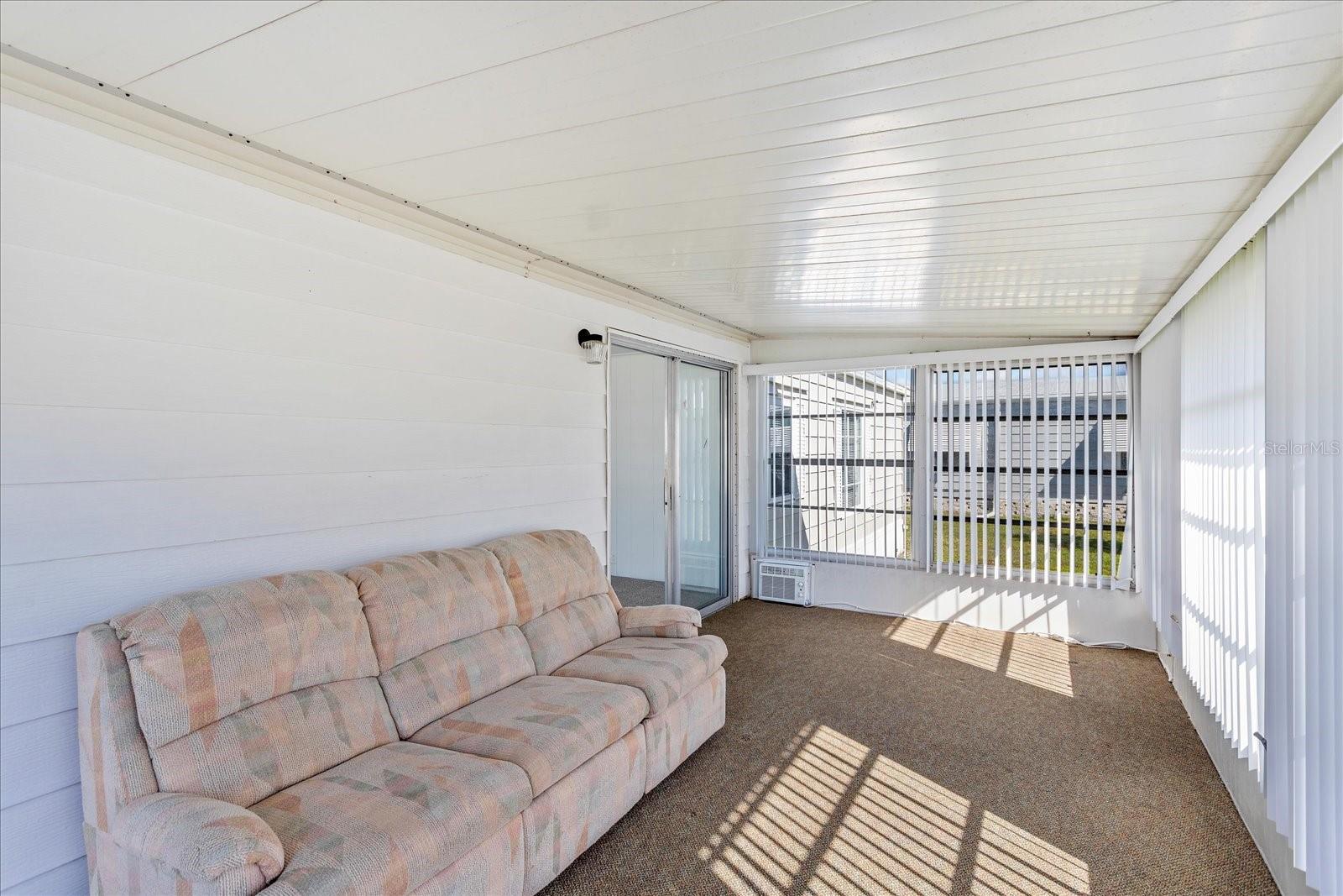 6433 JACARANDA AVE NE, WINTER HAVEN, FL, 33881