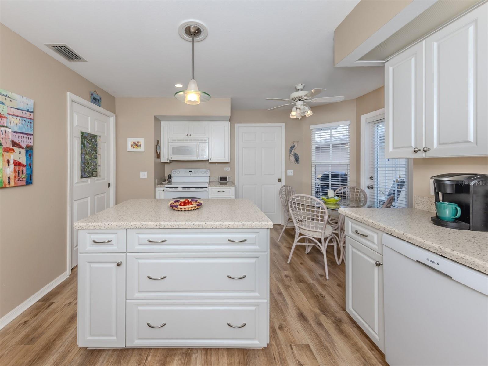 579 CLUBSIDE CIRCLE #37, VENICE, FL, 34293