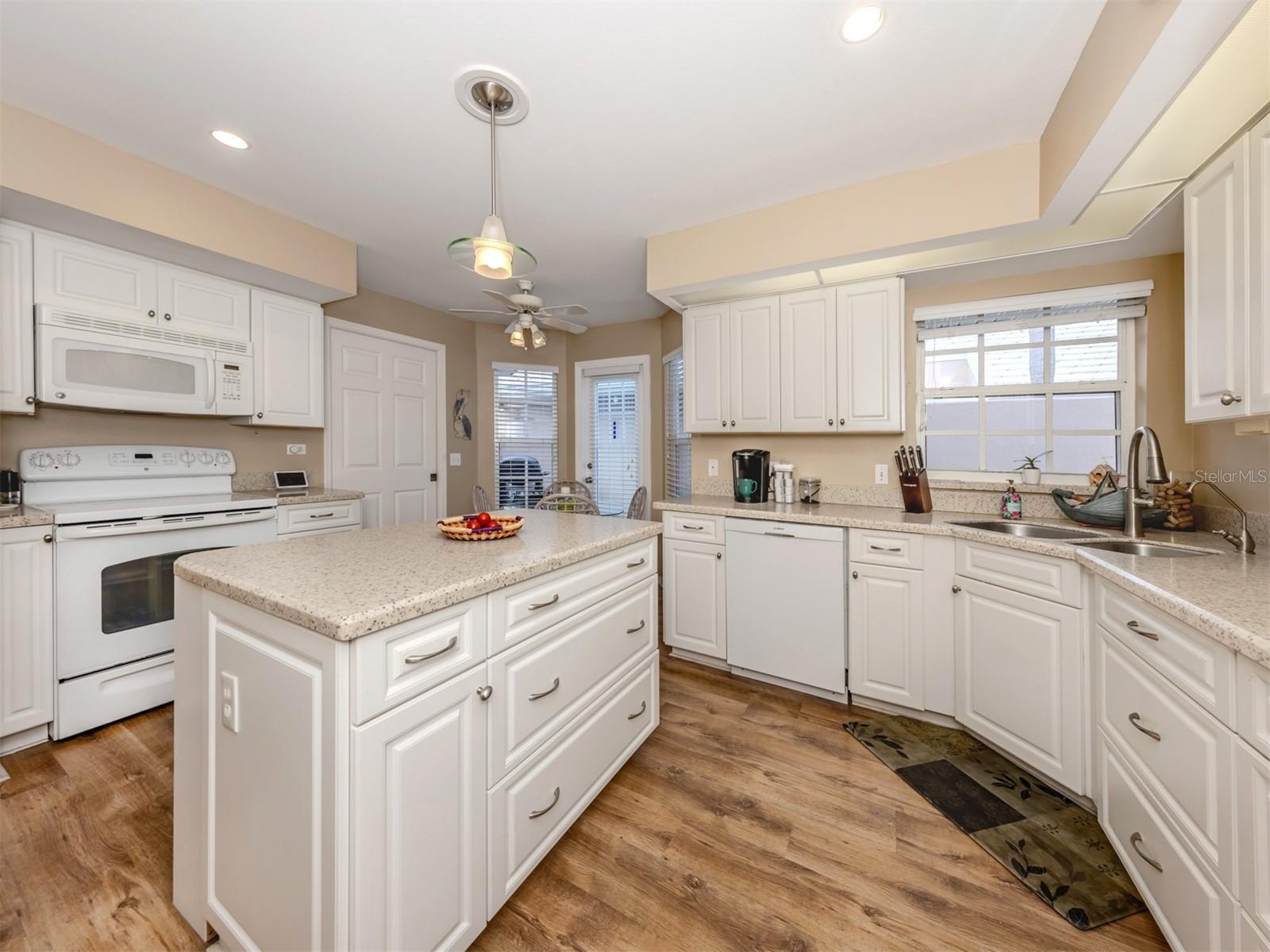 579 CLUBSIDE CIRCLE #37, VENICE, FL, 34293