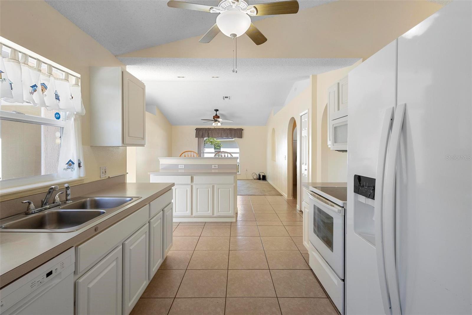 421 BLACKBIRD WAY, KISSIMMEE, FL, 34759