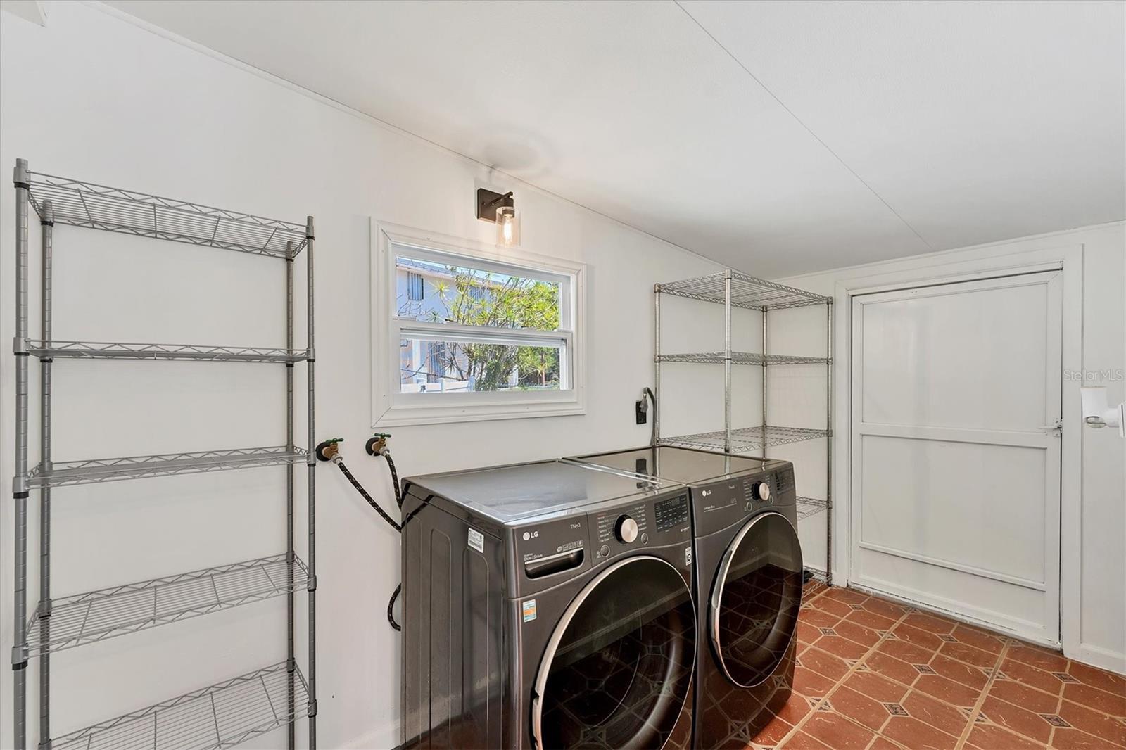 436 PARKVIEW DR, SARASOTA, FL, 34243