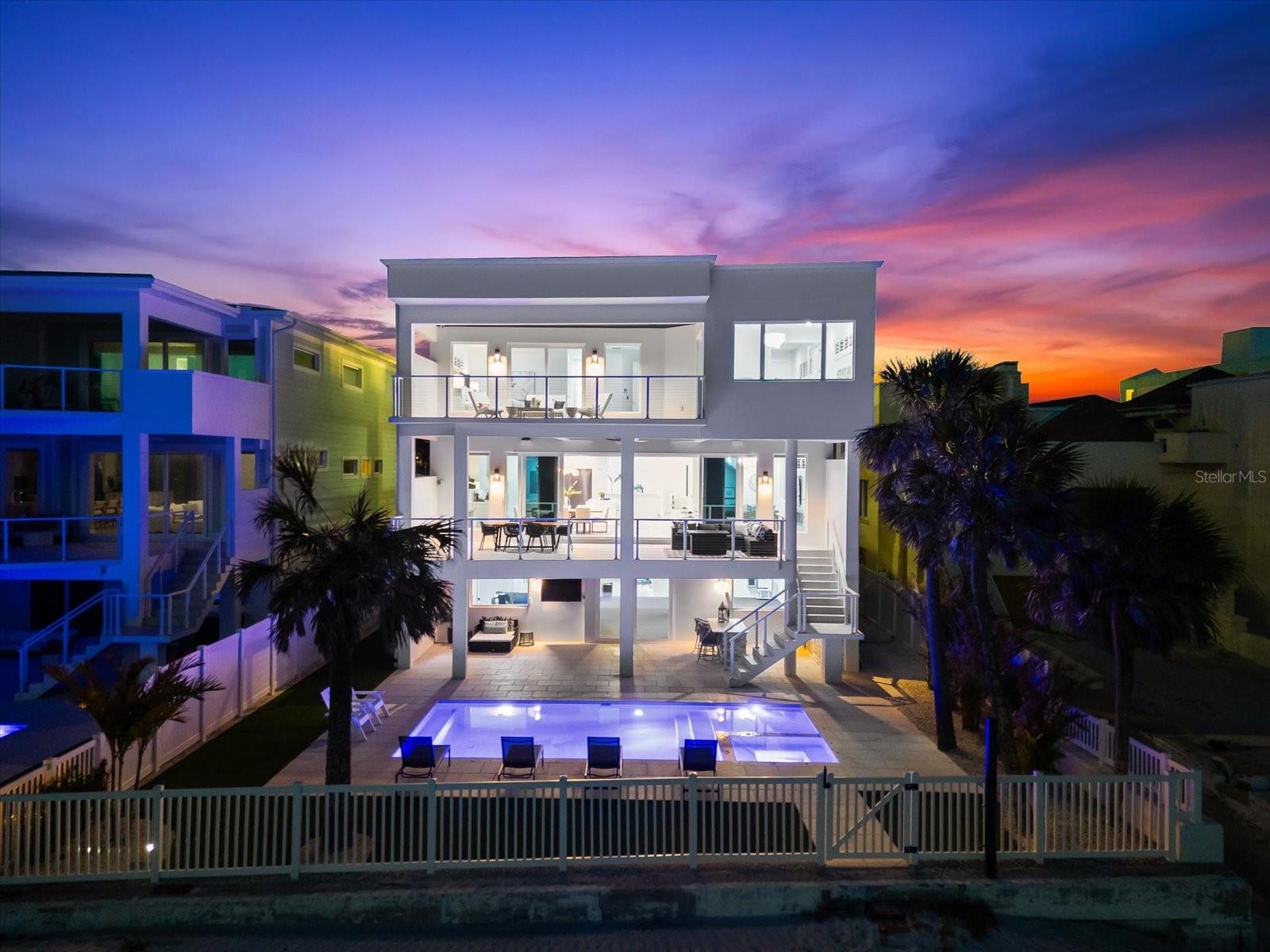 32 GULF BLVD, INDIAN ROCKS BEACH, FL, 33785