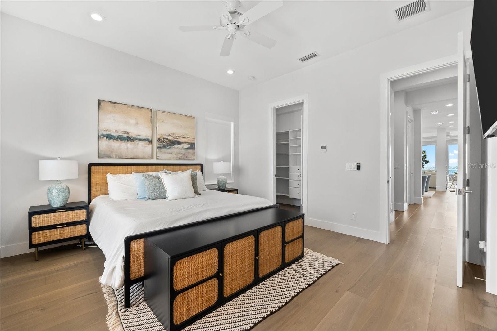 32 GULF BLVD, INDIAN ROCKS BEACH, FL, 33785