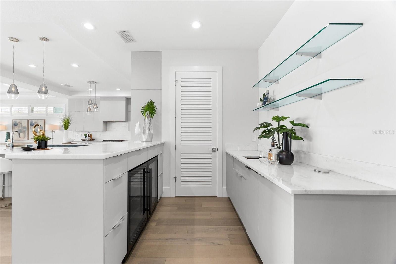 32 GULF BLVD, INDIAN ROCKS BEACH, FL, 33785