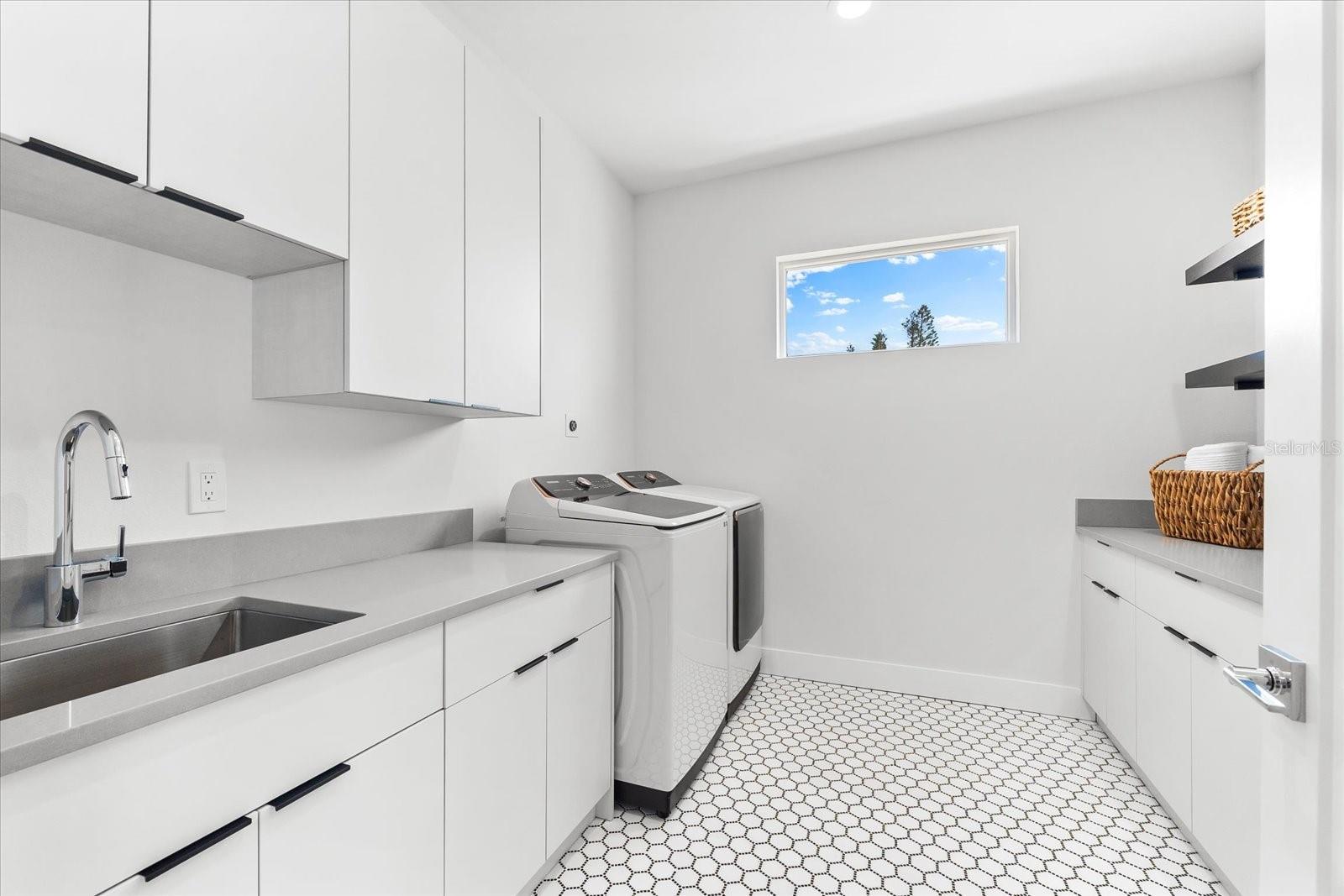 32 GULF BLVD, INDIAN ROCKS BEACH, FL, 33785