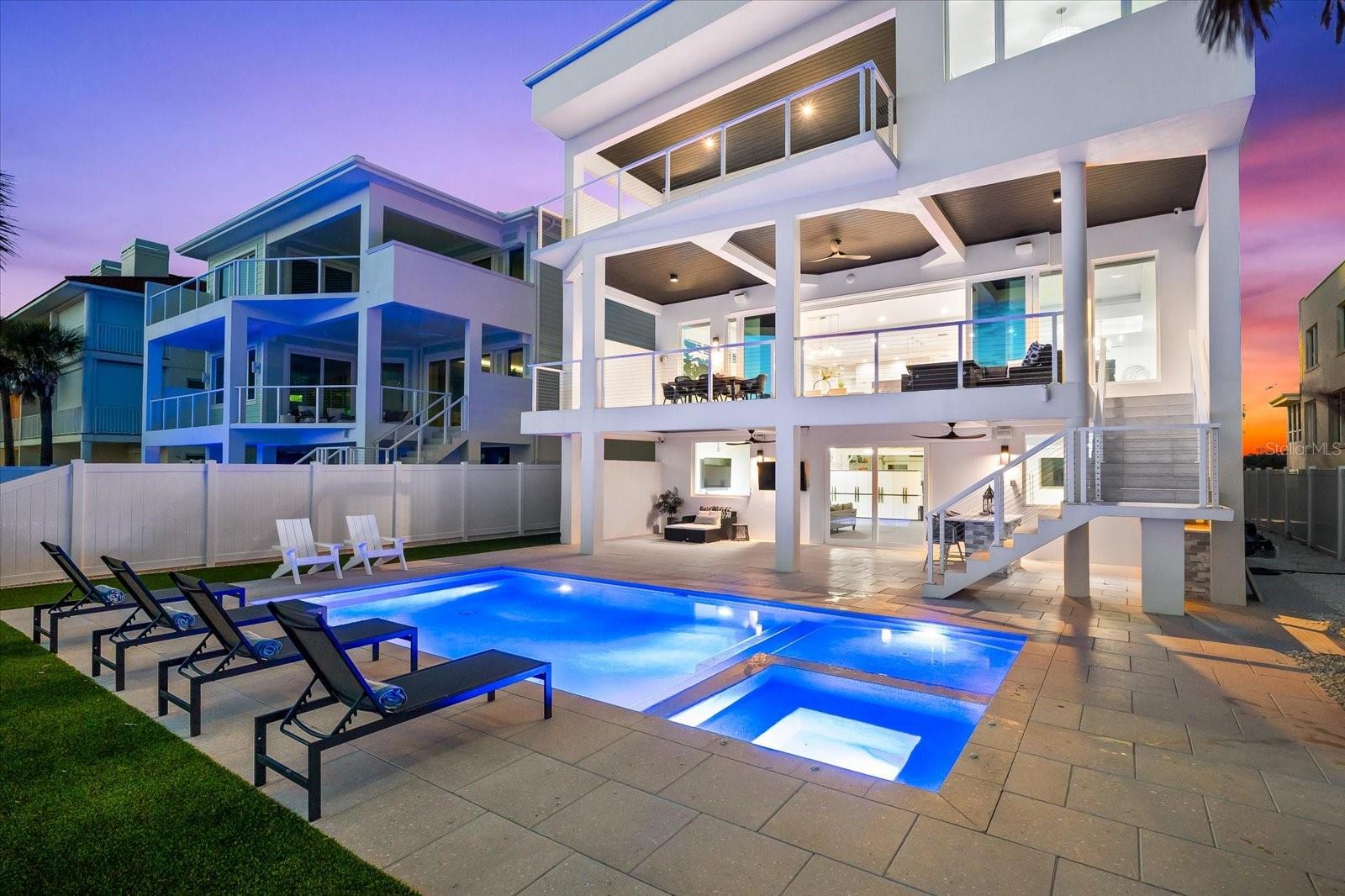 32 GULF BLVD, INDIAN ROCKS BEACH, FL, 33785