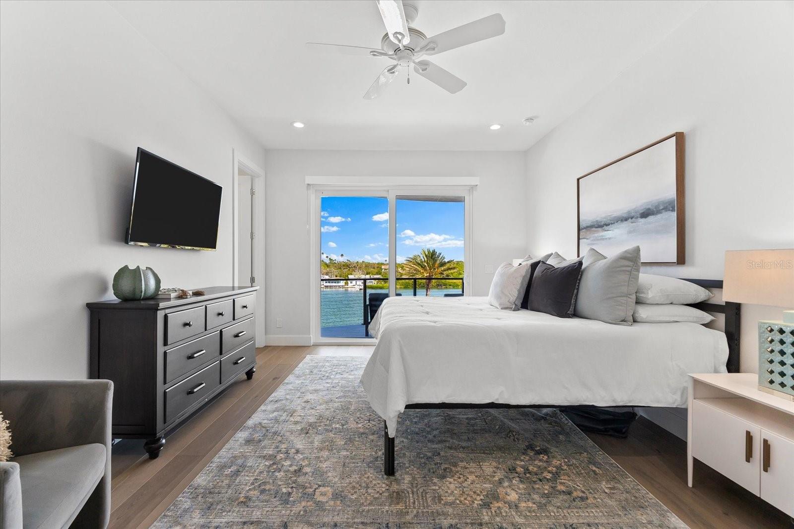 32 GULF BLVD, INDIAN ROCKS BEACH, FL, 33785