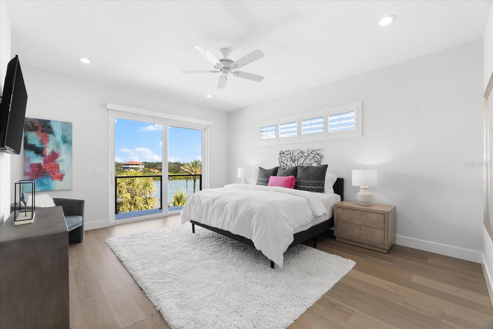 32 GULF BLVD, INDIAN ROCKS BEACH, FL, 33785