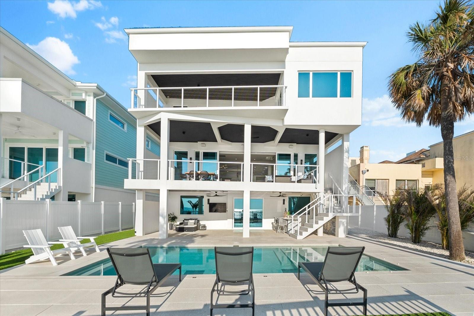 32 GULF BLVD, INDIAN ROCKS BEACH, FL, 33785